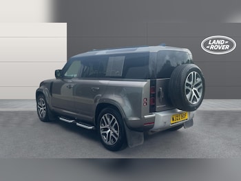 Used Land Rover Defender 2022 for sale - 76063671: Photo