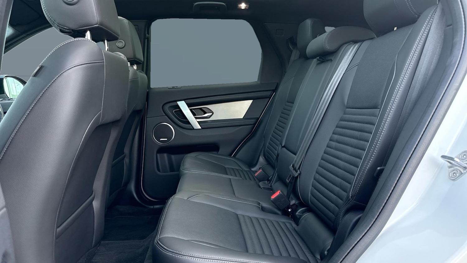 Used Land Rover Discovery Sport 2025 for sale - 76193010: Photo 4