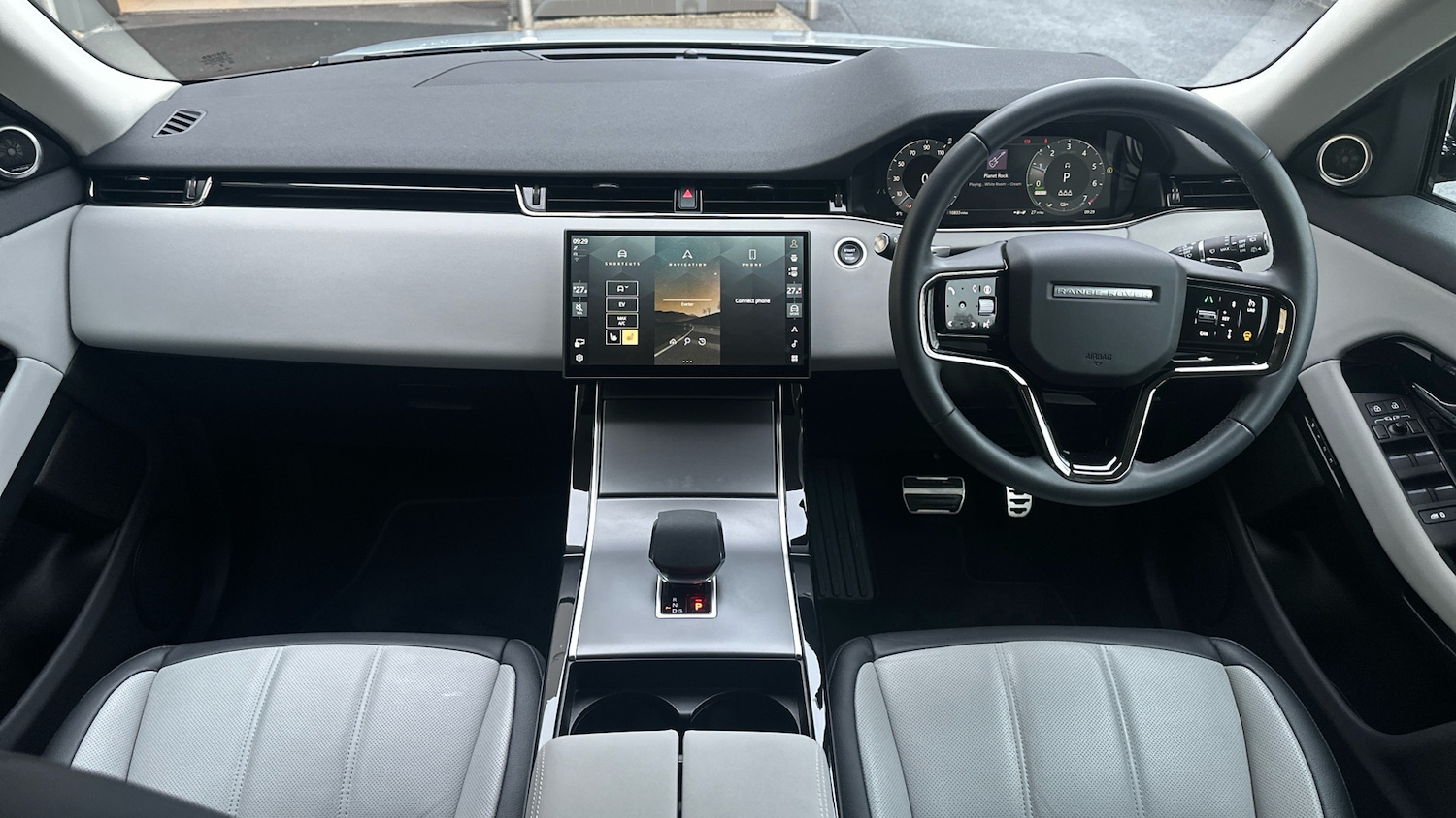 Used Land Rover Range Rover Evoque 2025 for sale - 77078981: Photo 9