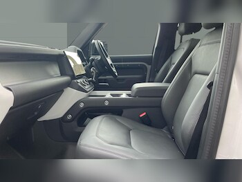 Used Land Rover Defender 2025 for sale - 78107215: Photo