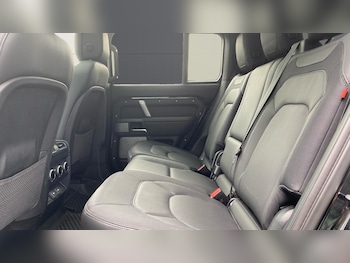 Used Land Rover Defender 2024 for sale - 75594585: Photo