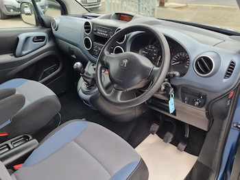Used Peugeot Partner Tepee 2015 for sale - 75611905: Photo