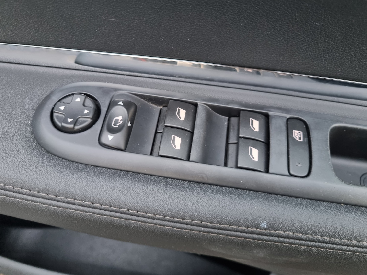 Used Peugeot 3008 2016 for sale - 76552113: Photo 11