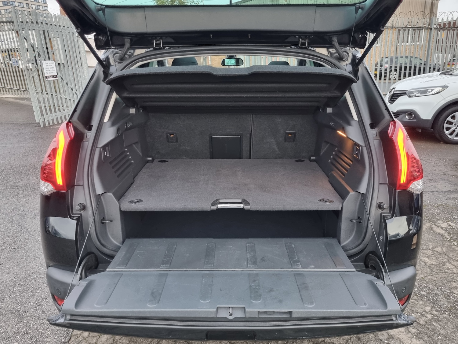 Used Peugeot 3008 2016 for sale - 76552113: Photo 17