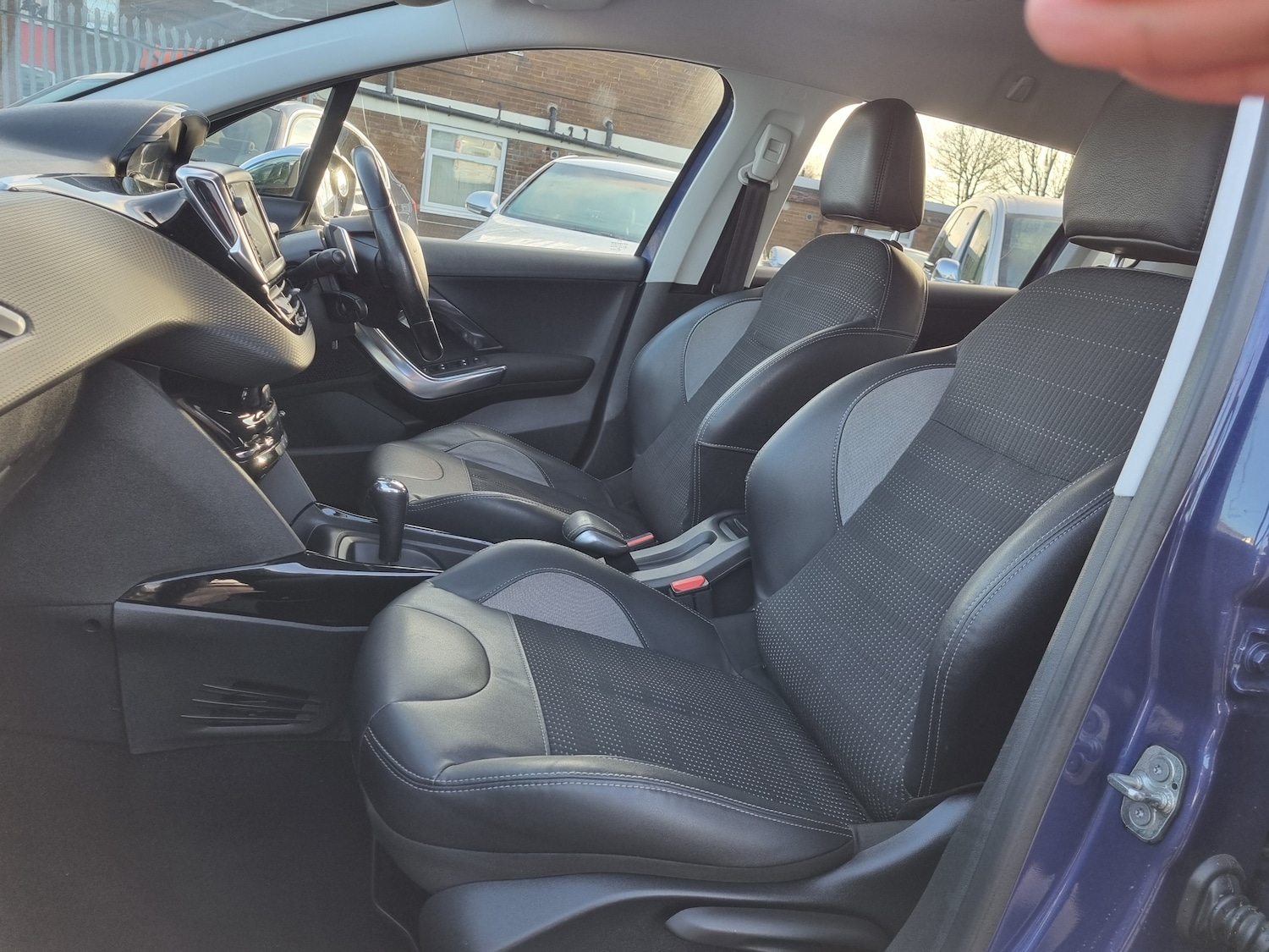 Used Peugeot 2008 2015 for sale - 76804328: Photo 16