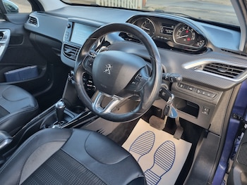 Used Peugeot 2008 2015 for sale - 76804328: Photo