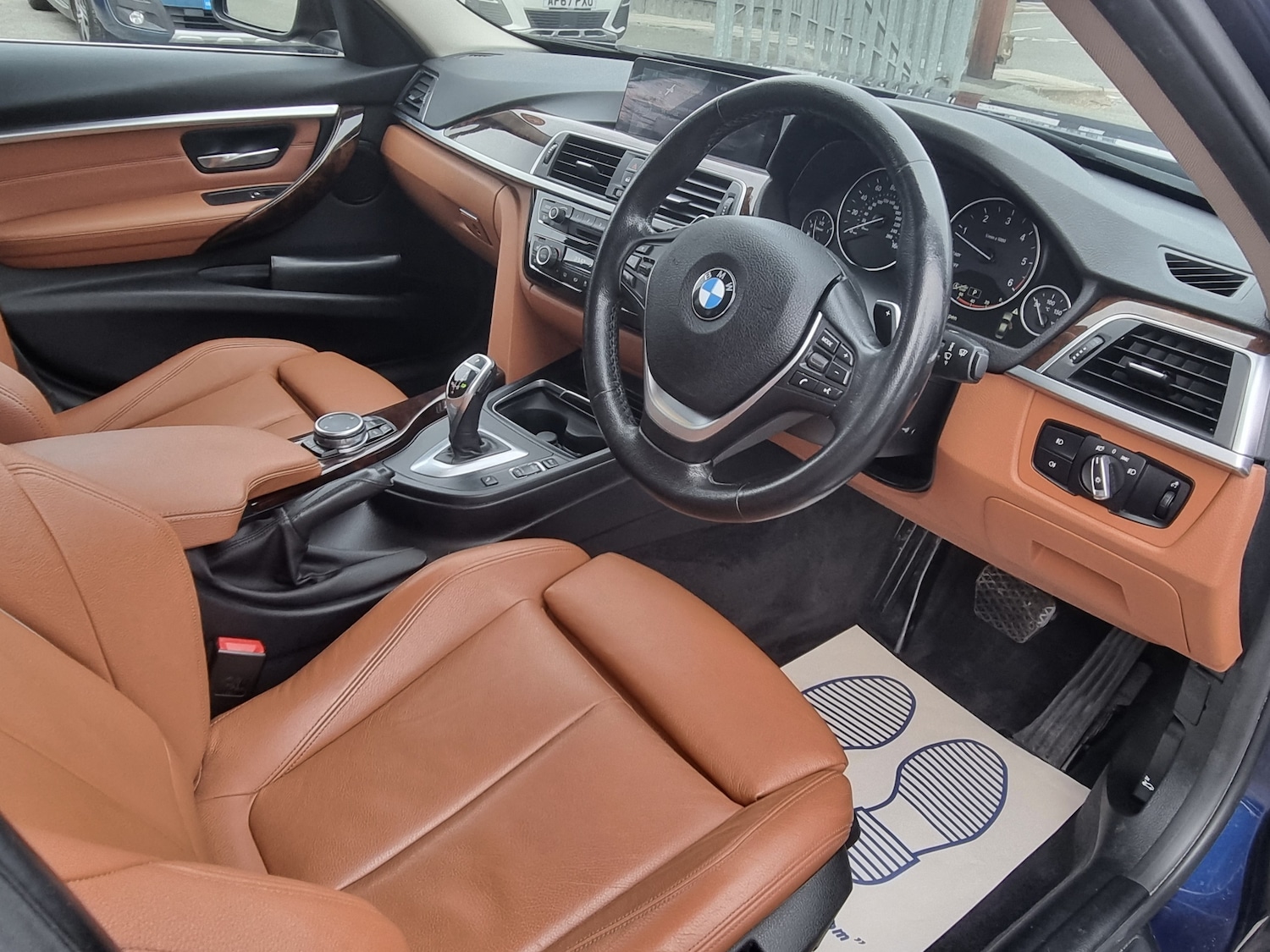 Used BMW 3 Series 2015 for sale - 76313794: Photo 2