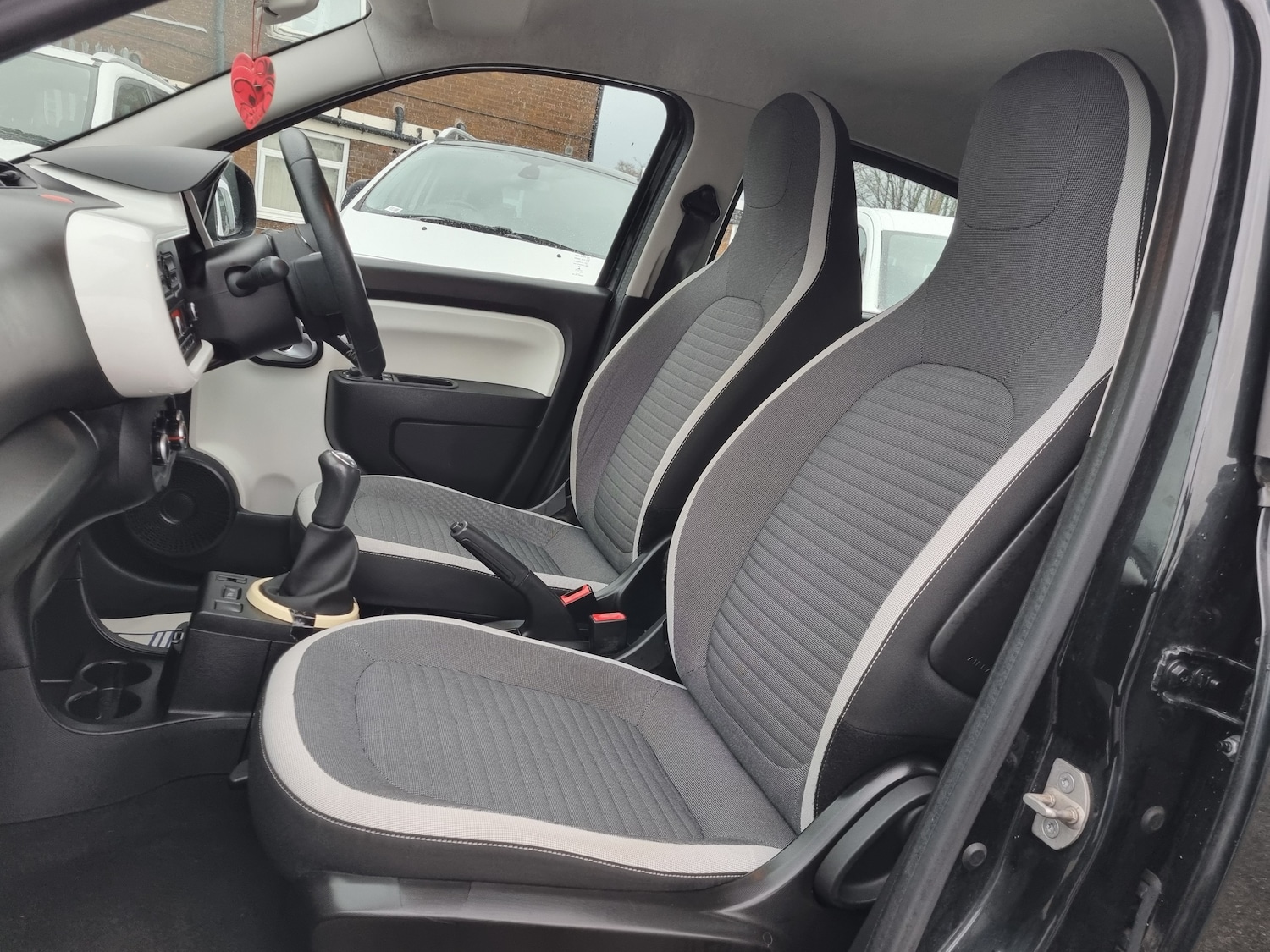 Used Renault Twingo 2015 for sale - 76883937: Photo 13