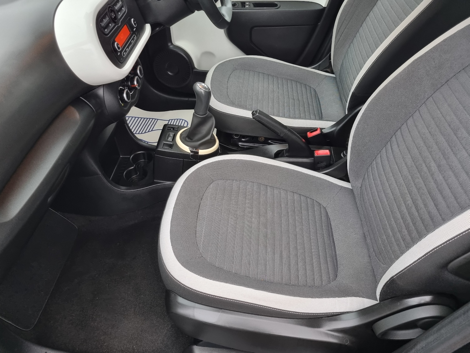 Used Renault Twingo 2015 for sale - 76883937: Photo 14
