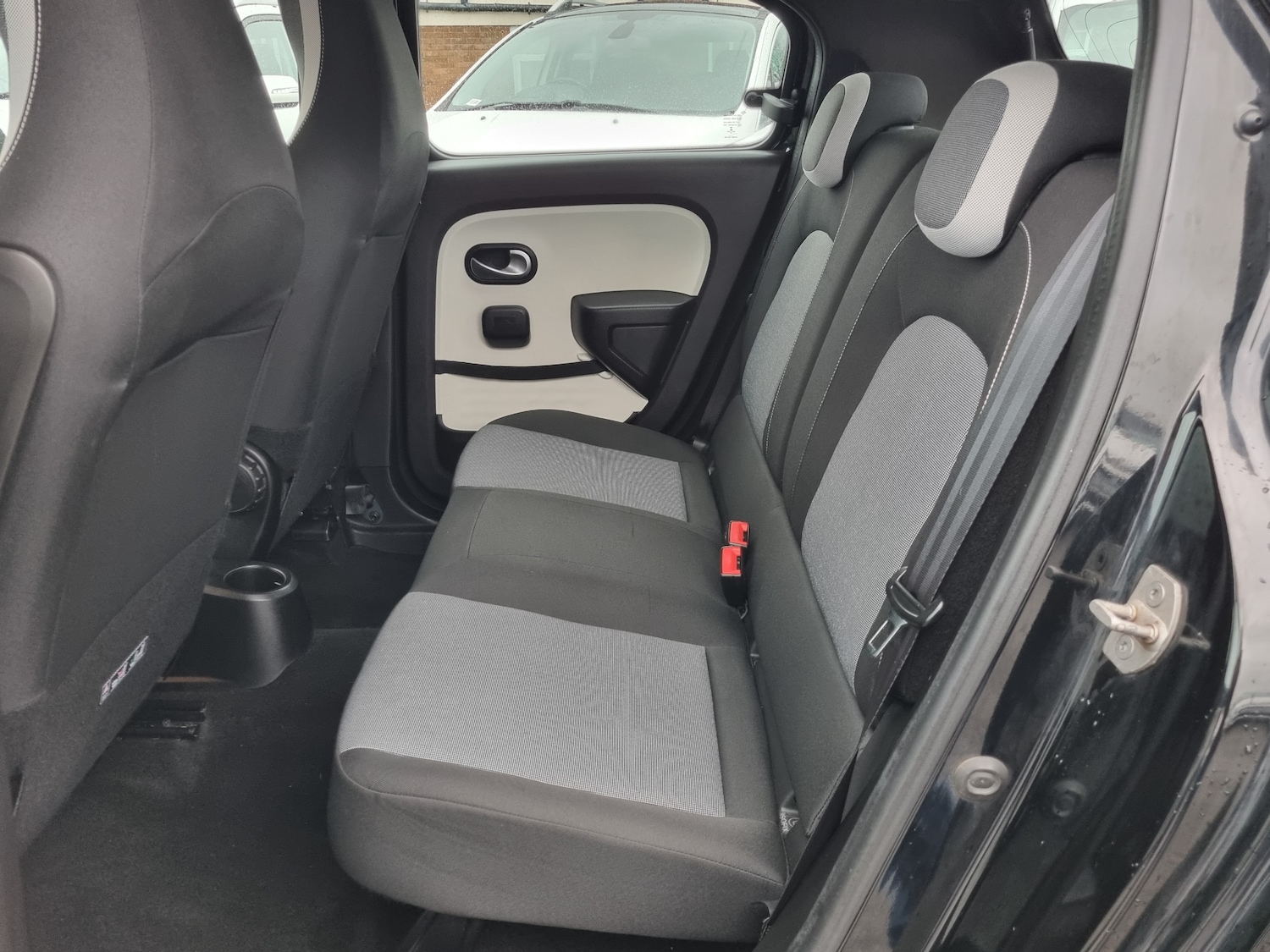 Used Renault Twingo 2015 for sale - 76883937: Photo 15