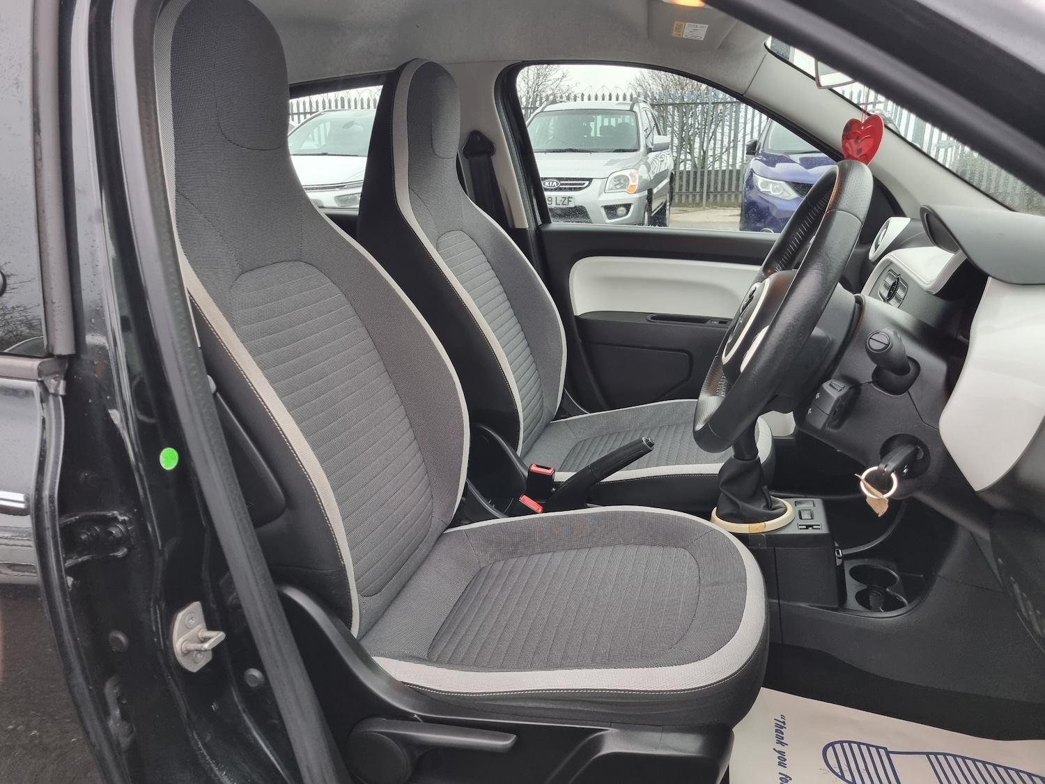Used Renault Twingo 2015 for sale - 76883937: Photo 7