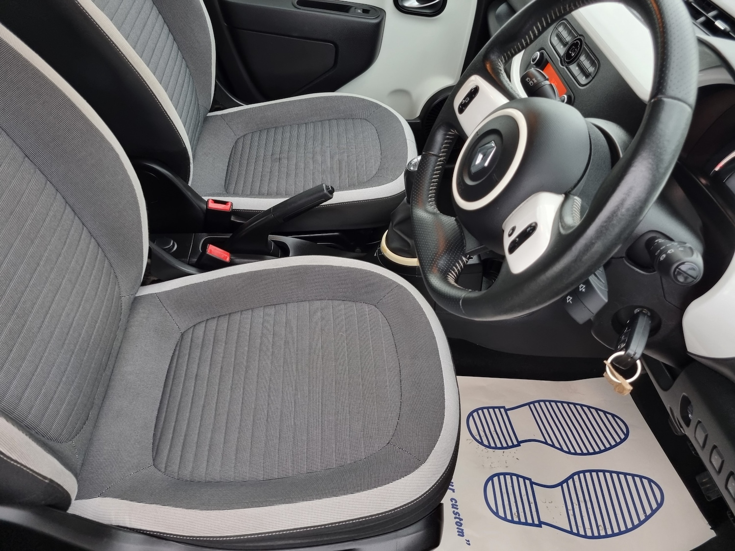 Used Renault Twingo 2015 for sale - 76883937: Photo 8