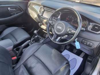Used Kia Carens 2015 for sale - 74687924: Photo