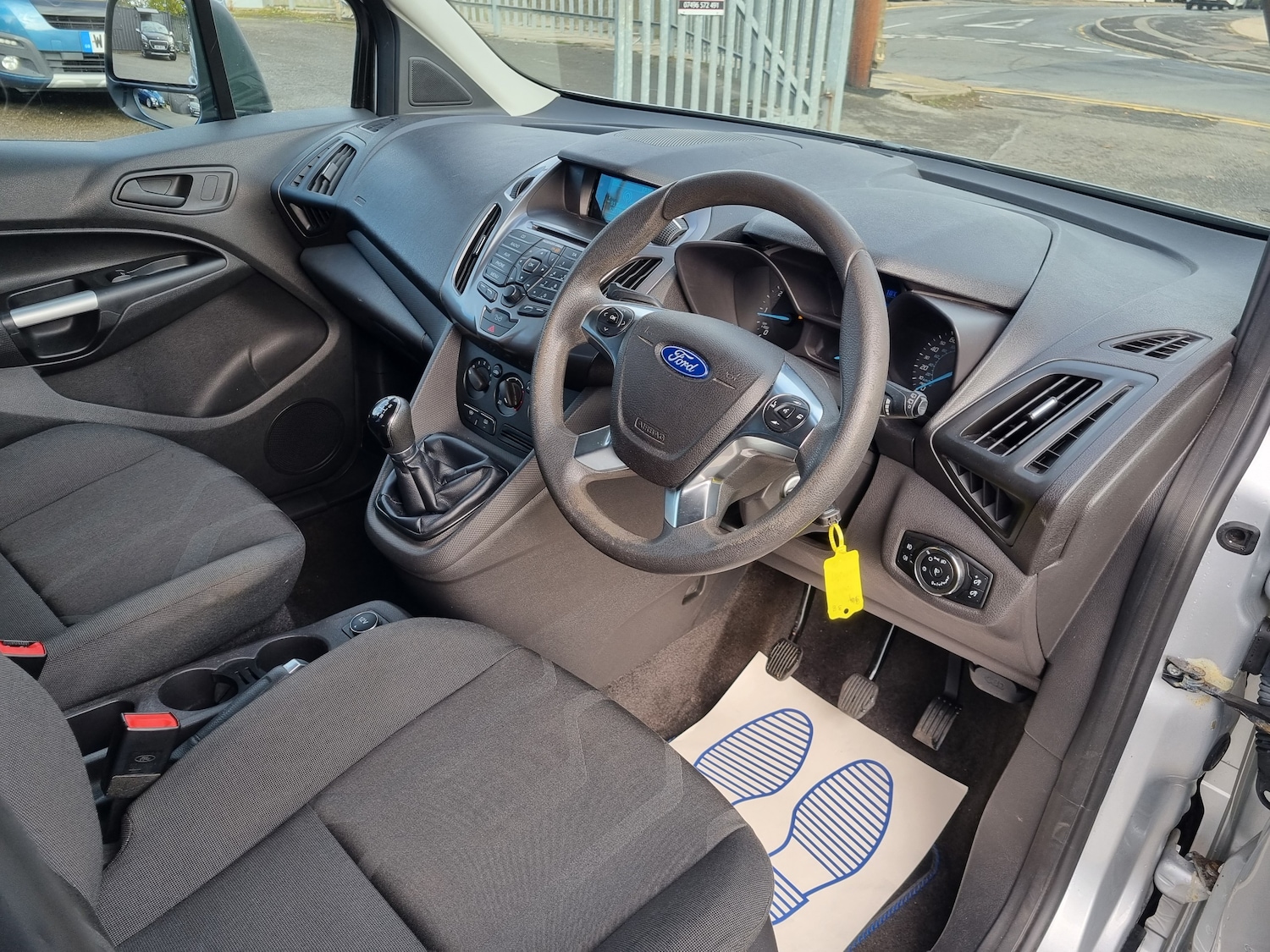 Used Ford Tourneo Connect 2014 for sale - 76376796: Photo 2