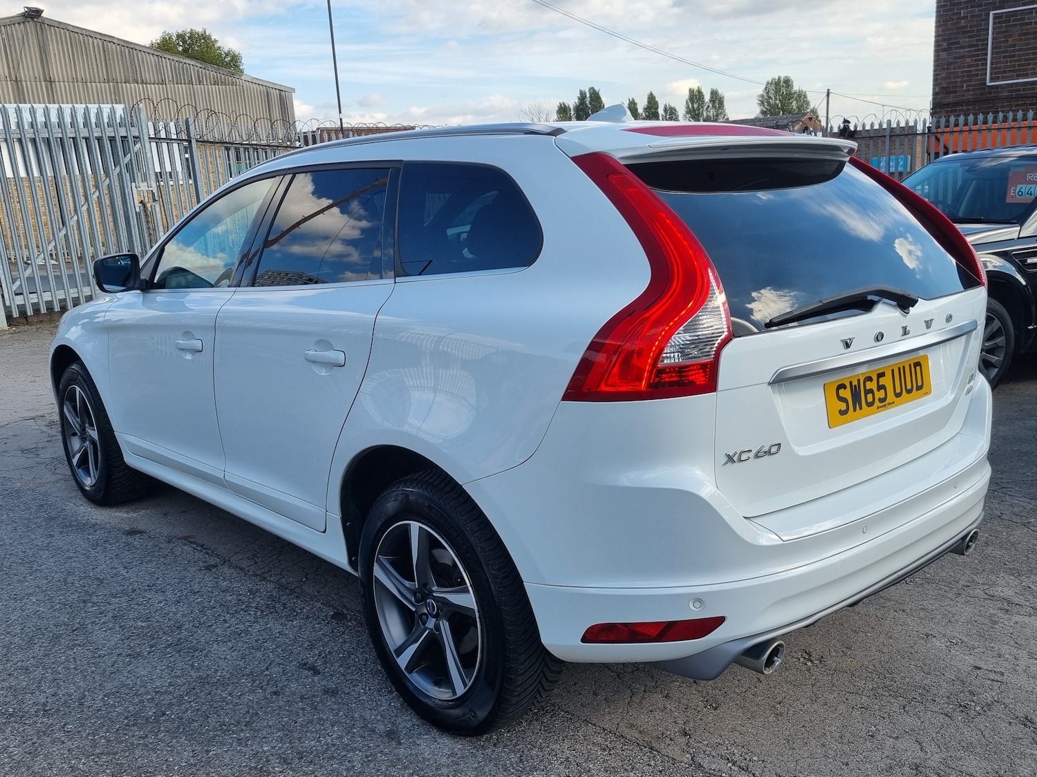 Used Volvo XC60 2015 for sale - 76096293: Photo 5