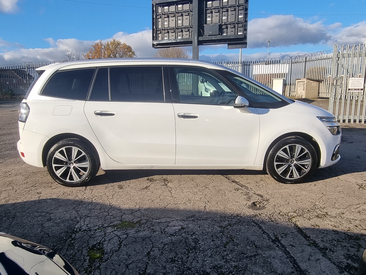 Used Citroen C4 Grand Picasso 2017 for sale - 76528751: Photo 5