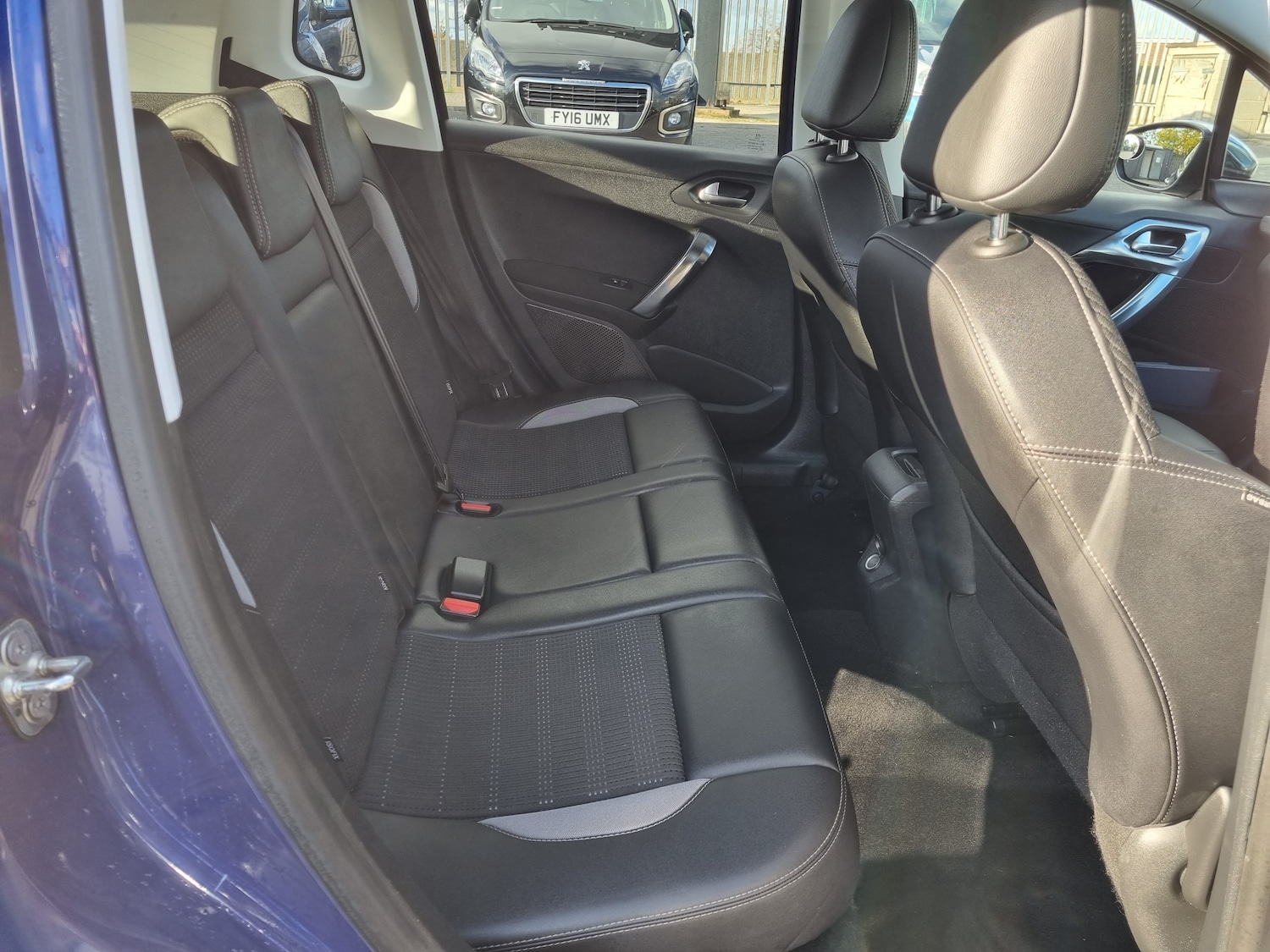 Used Peugeot 2008 2015 for sale - 76376853: Photo 16