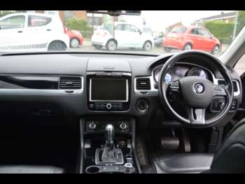 Used Volkswagen Touareg 2012 for sale - 74704101: Photo