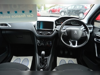Used Peugeot 208 2015 for sale - 78078586: Photo