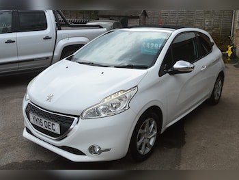 Used Peugeot 208 2015 for sale - 79272545: Photo