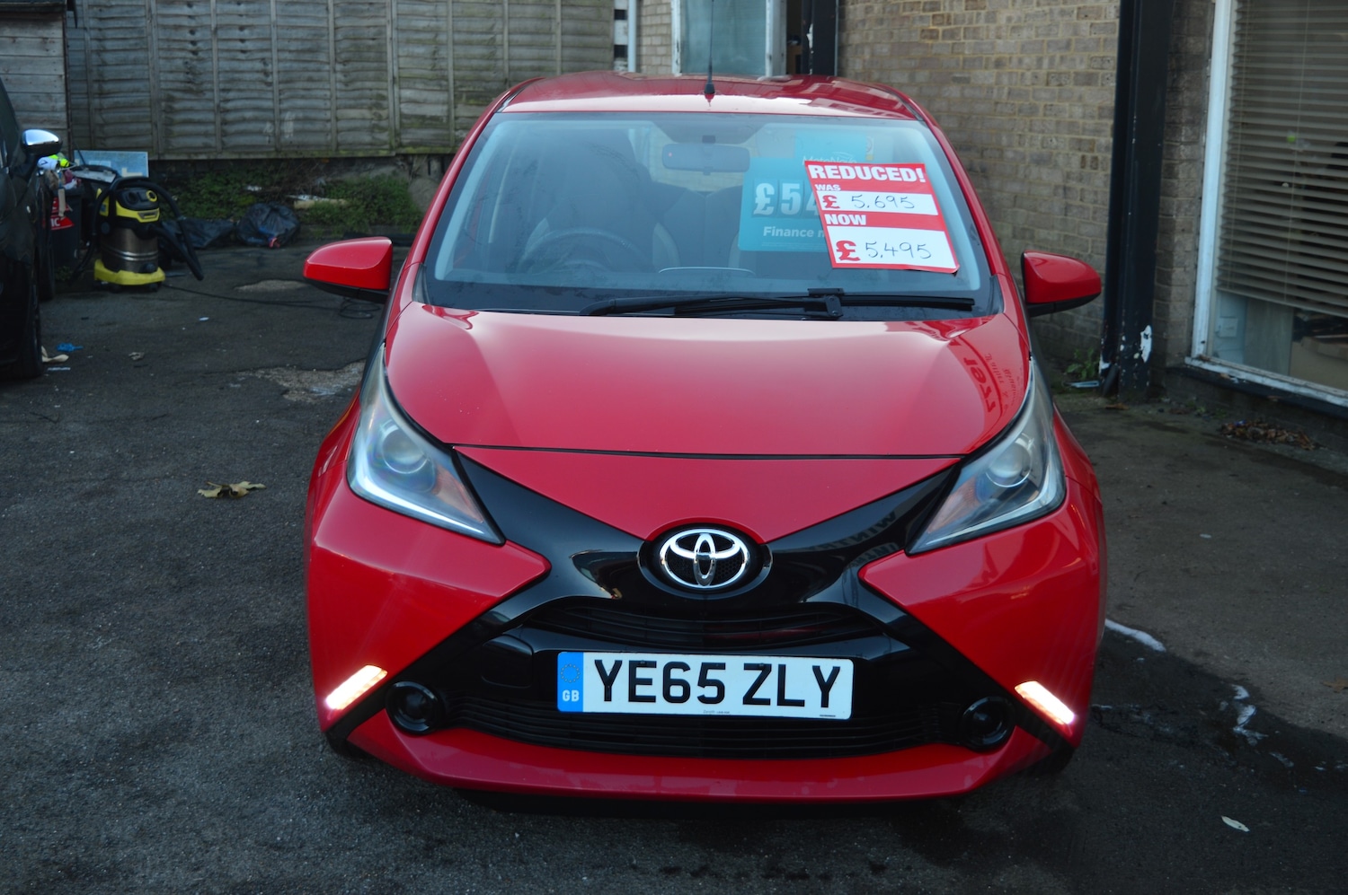 Used Toyota AYGO 2015 for sale - 76635041: Photo 2