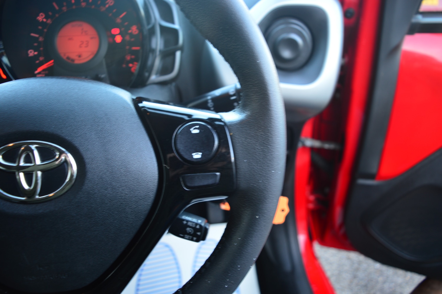 Used Toyota AYGO 2015 for sale - 76635041: Photo 8