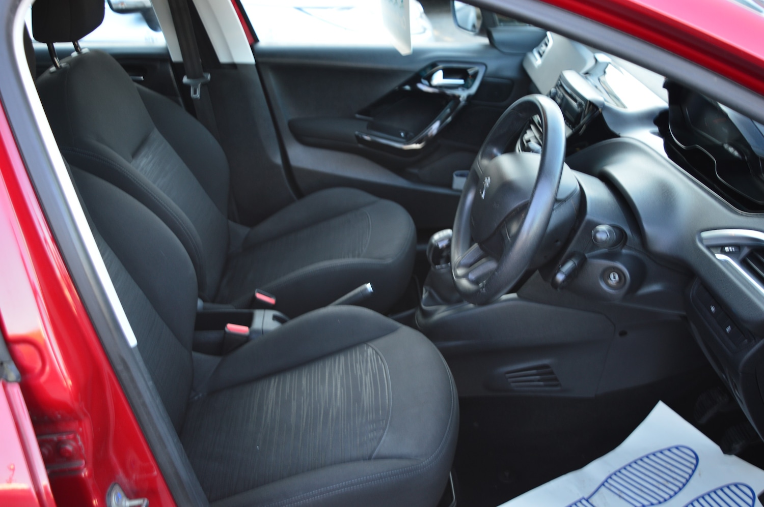 Used Peugeot 208 2013 for sale - 77976112: Photo 3