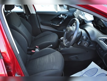 Used Peugeot 208 2013 for sale - 77976112: Photo