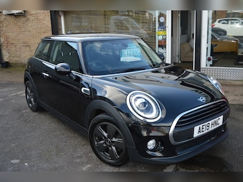 Used MINI Hatch 2019 for sale - 79010561: Photo