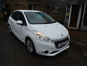 Used Peugeot 208 2015 for sale - 77608046: Photo