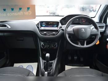 Used Peugeot 208 2015 for sale - 77608046: Photo