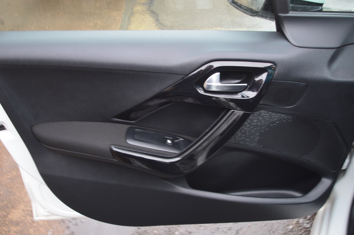 Used Peugeot 208 2015 for sale - 77608046: Photo 9