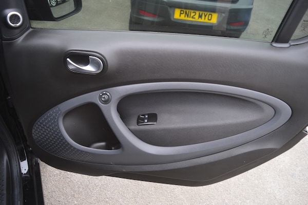 Used smart fortwo 2018 for sale - 76246078: Photo 14
