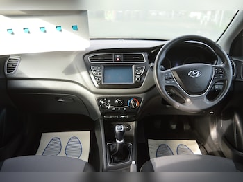 Used Hyundai i20 2020 for sale - 76405831: Photo