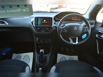 Used Peugeot 208 2015 for sale - 78154820: Photo