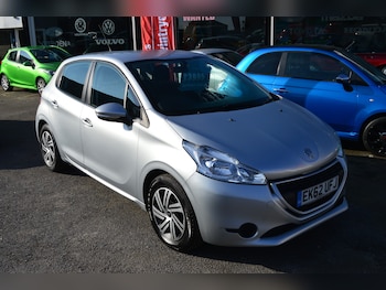 Used Peugeot 208 2012 for sale - 77654047: Photo