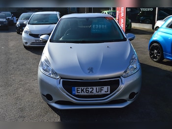 Used Peugeot 208 2012 for sale - 77654047: Photo