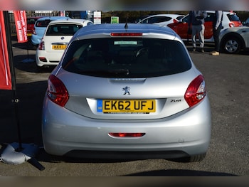 Used Peugeot 208 2012 for sale - 77654047: Photo