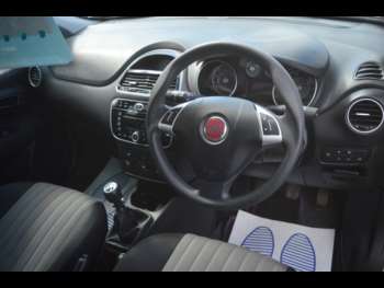 Used Fiat Punto 2018 for sale - 75044408: Photo