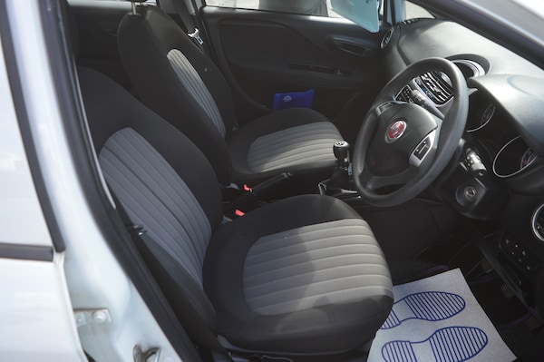Used Fiat Punto 2018 for sale - 75044408: Photo 4