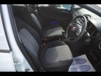 Used Fiat Punto 2018 for sale - 75044408: Photo