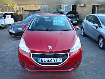 Used Peugeot 208 2013 for sale - 78852424: Photo