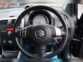 Used Suzuki Splash 2011 for sale - 78421650: Photo