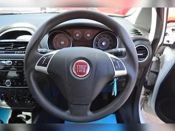 Used Fiat Punto 2017 for sale - 79059926: Photo