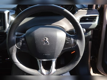 Used Peugeot 208 2013 for sale - 78628992: Photo