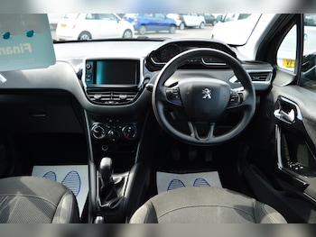 Used Peugeot 208 2014 for sale - 75222840: Photo