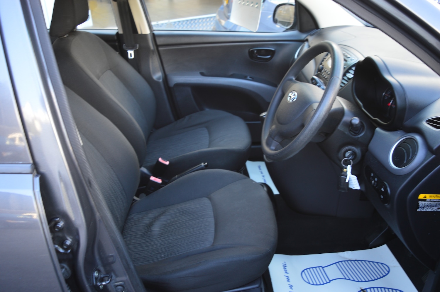 Used Hyundai i10 2012 for sale - 76093571: Photo 9