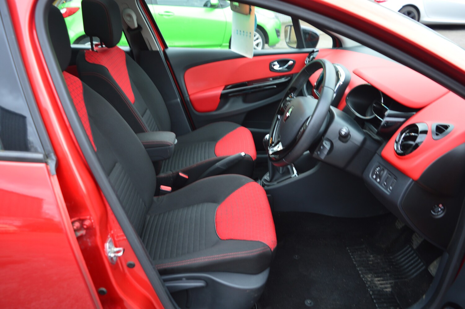 Used Renault Clio 2013 for sale - 77679769: Photo 9