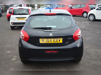 Used Peugeot 208 2014 for sale - 76653855: Photo