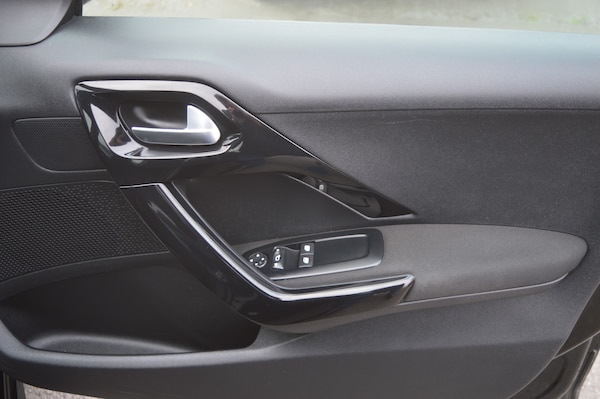 Used Peugeot 208 2016 for sale - 76292868: Photo 12